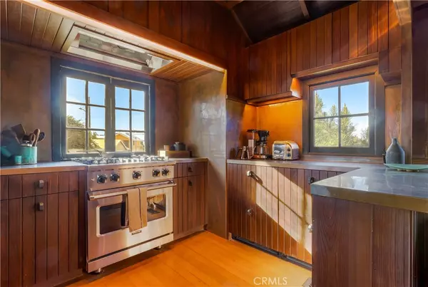 Laguna Beach, CA 92651,310 Hawthorne RD