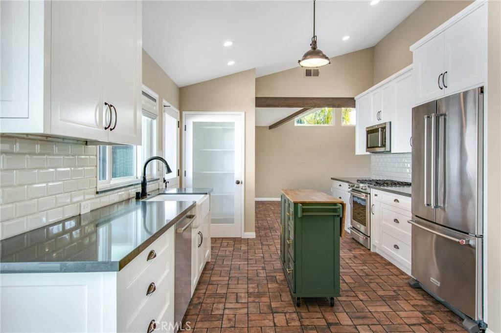 Costa Mesa, CA 92627,190 Costa Mesa ST