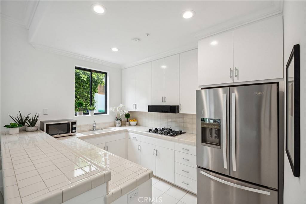 215 Poppy AVE #B, Corona Del Mar, CA 92625