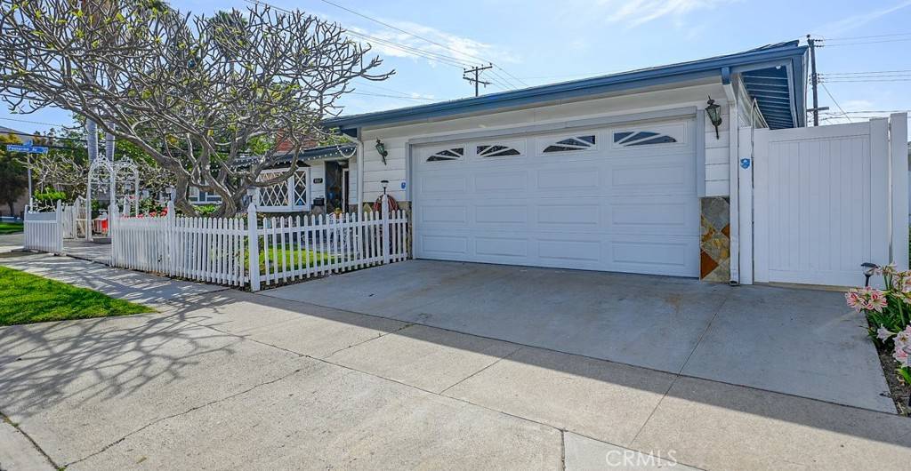 Costa Mesa, CA 92626,3067 Trinity DR