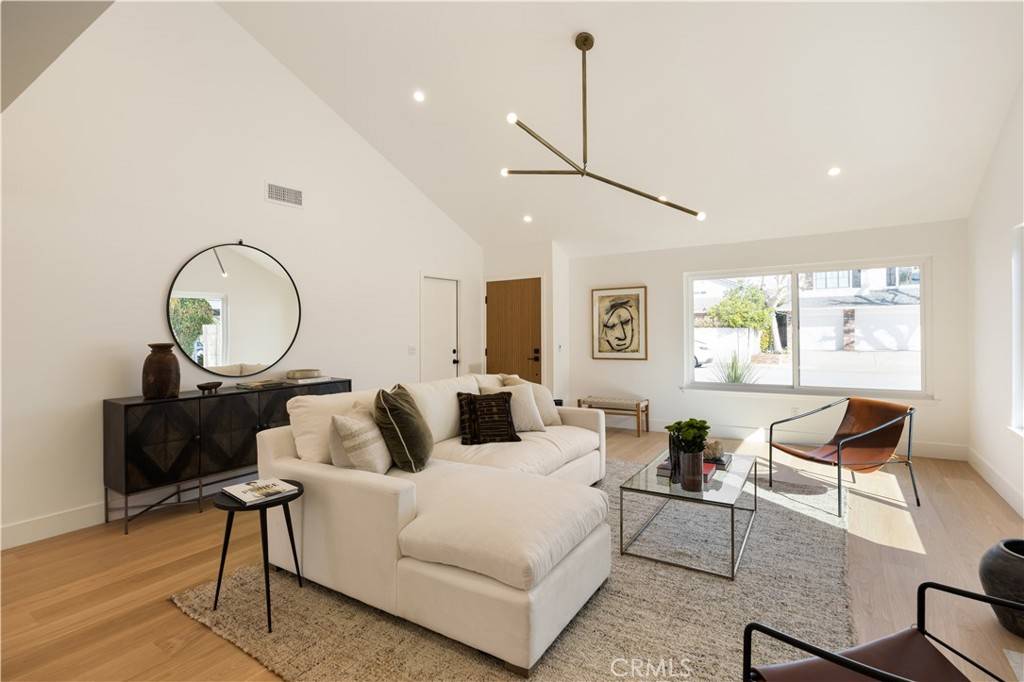 Costa Mesa, CA 92626,3457 Plumeria PL
