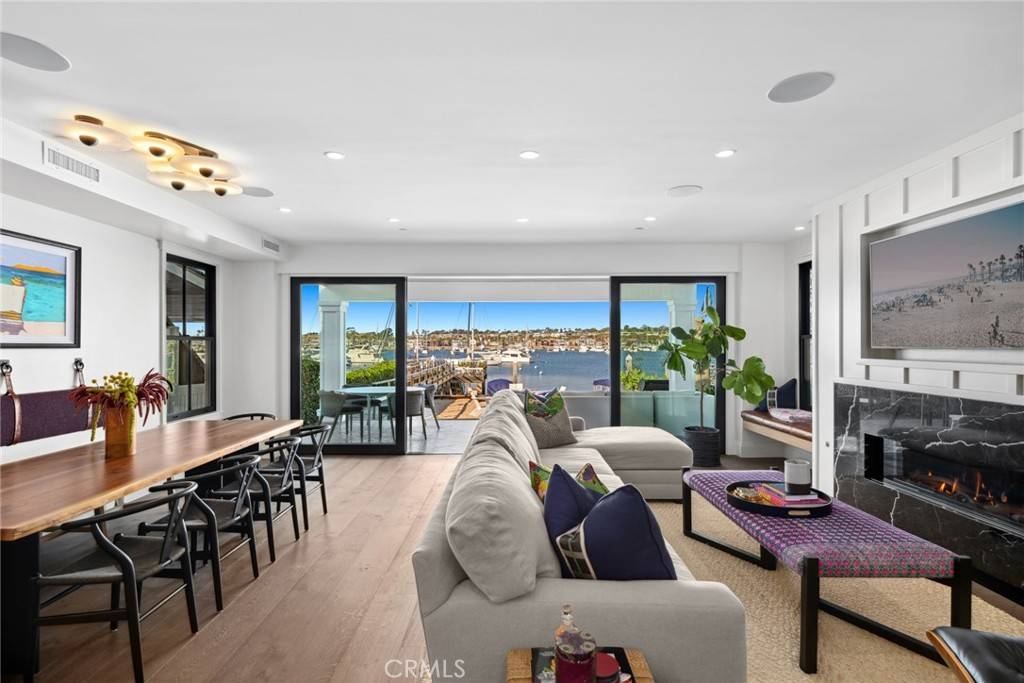 Newport Beach, CA 92661,1805 E Bay AVE