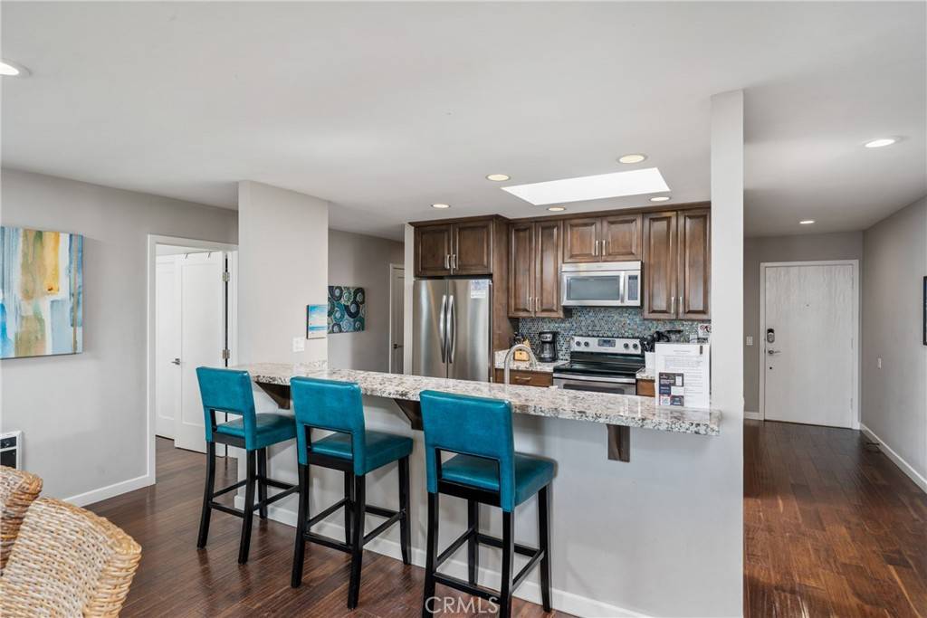 Newport Beach, CA 92661,600 E Oceanfront #3G