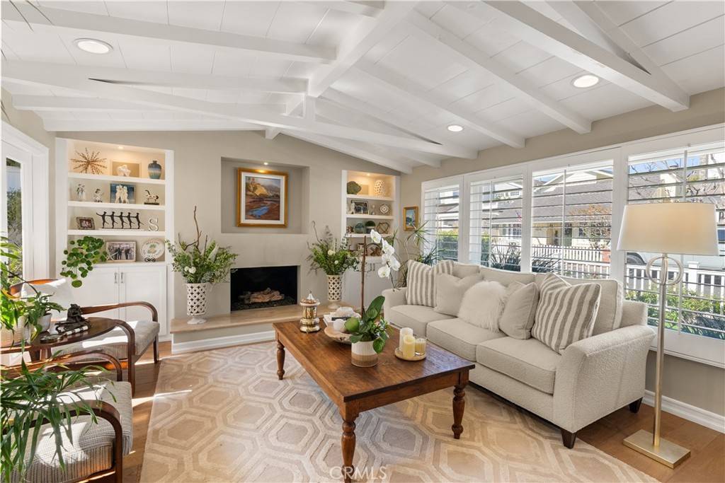 Newport Beach, CA 92663,2602 Circle DR