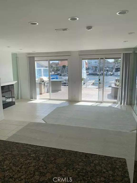 Huntington Beach, CA 92649,3310 Tempe DR