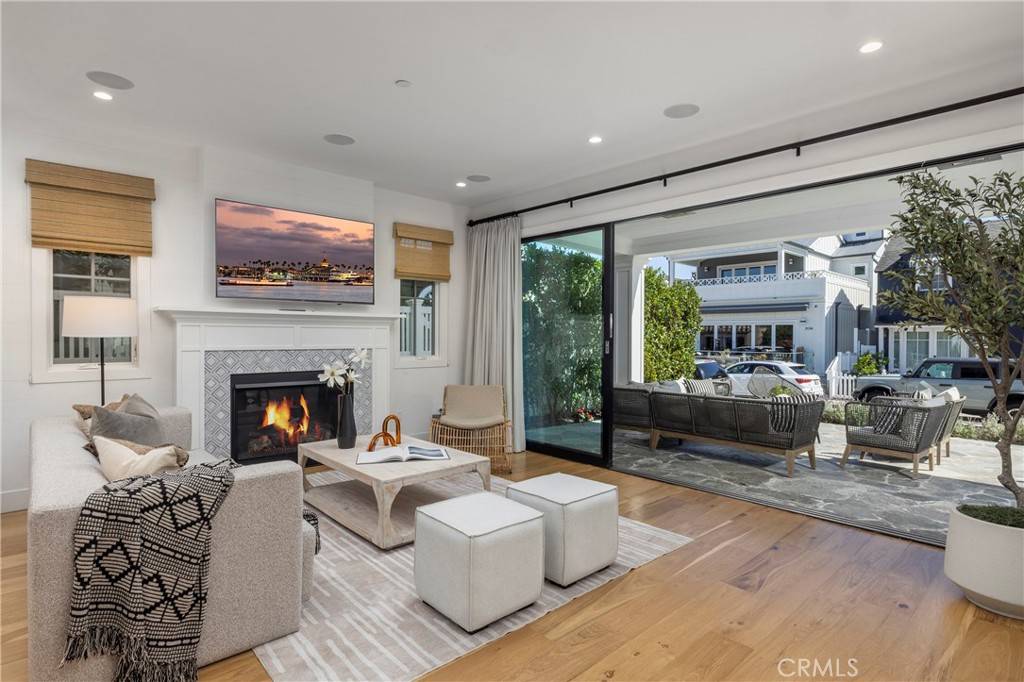 Newport Beach, CA 92662,205 Pearl Avenue