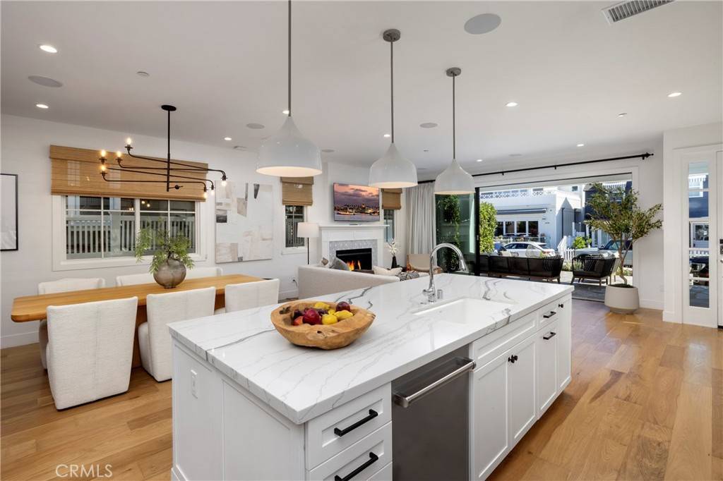 Newport Beach, CA 92662,205 Pearl Avenue