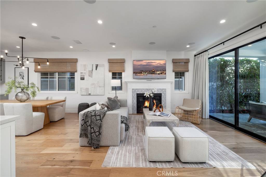 Newport Beach, CA 92662,205 Pearl Avenue