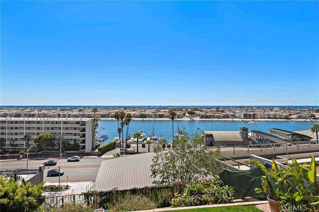 Newport Beach, CA 92663,1701 Kings Road
