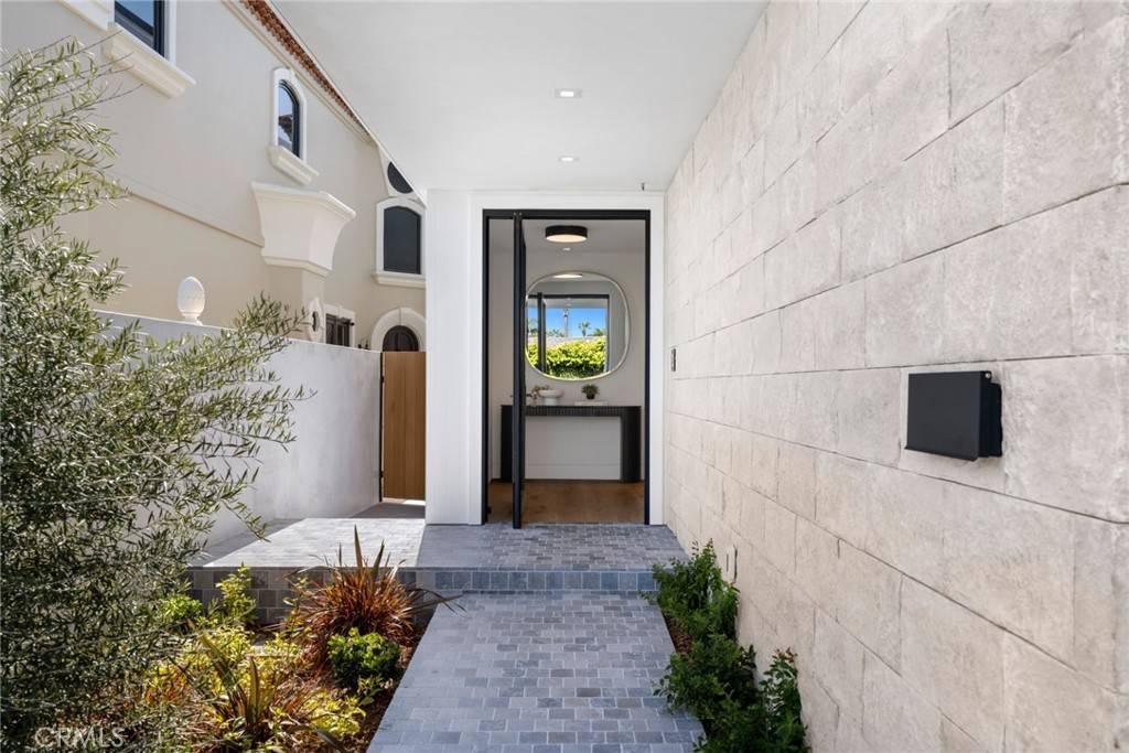 Newport Beach, CA 92663,20 Balboa Coves