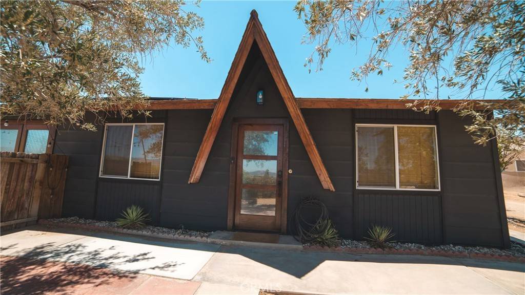 Joshua Tree, CA 92252,4762 Avenida Del Sol