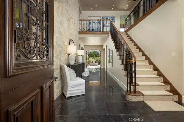 Newport Beach, CA 92663,208 Via Palermo
