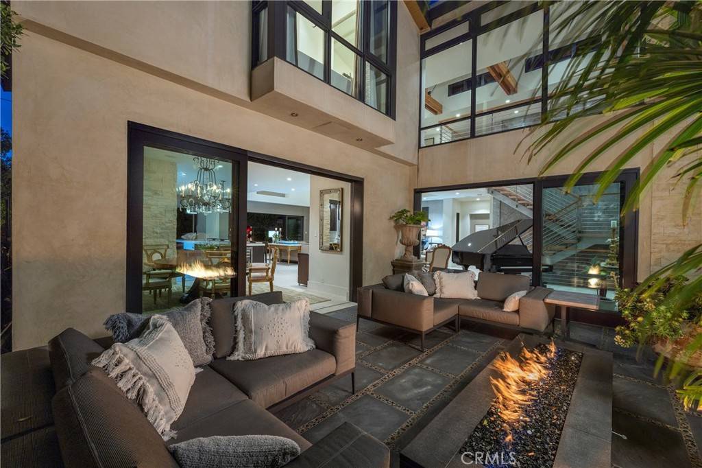 Newport Beach, CA 92663,401 Snug Harbor RD