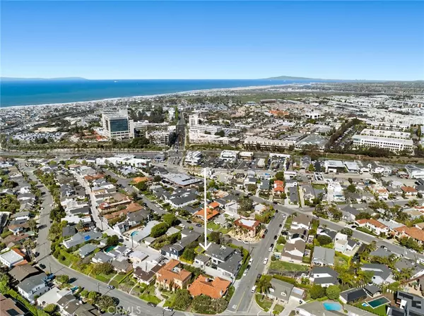 Newport Beach, CA 92663,436 Holmwood DR