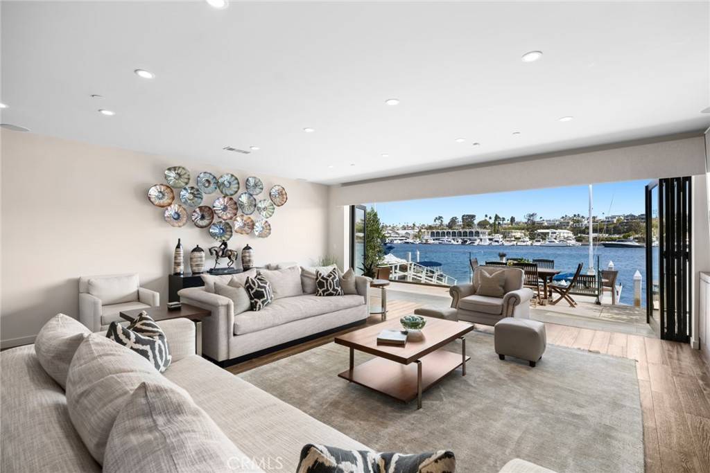 Newport Beach, CA 92663,218 Via Lido Nord