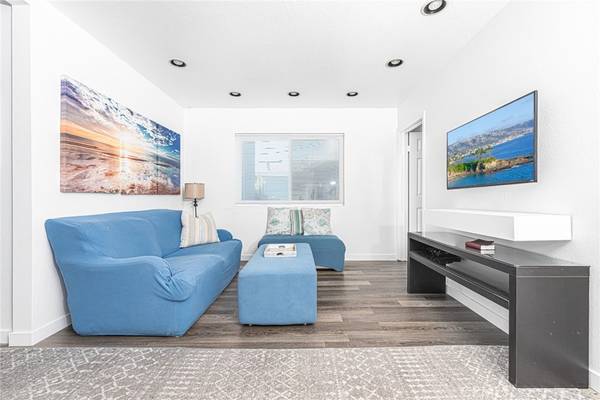 210 1/2 36th ST, Newport Beach, CA 92663