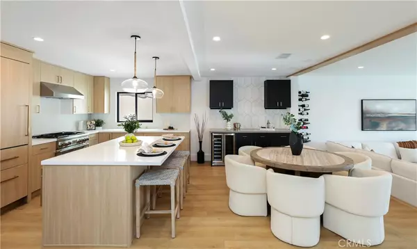 Newport Beach, CA 92663,237 Canal ST