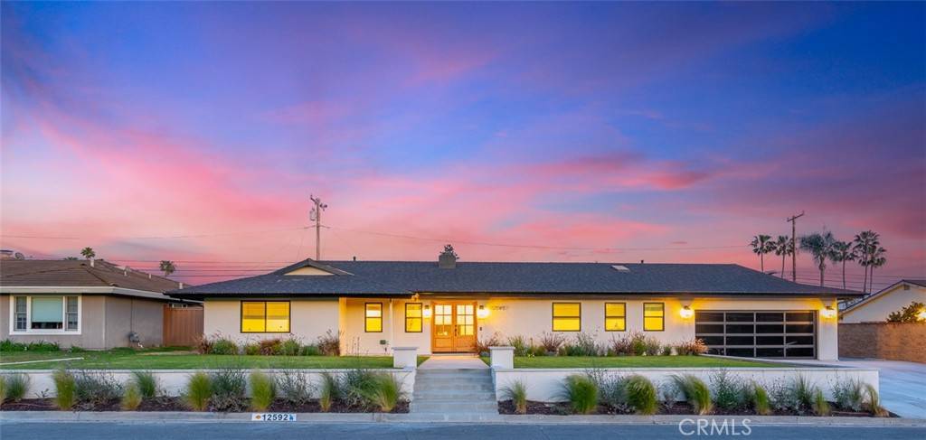 12592 Singing Wood DR, North Tustin, CA 92705