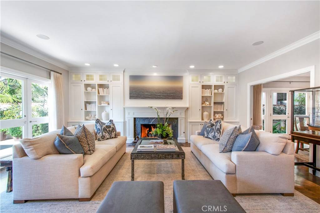 Newport Beach, CA 92663,213 Via Firenze