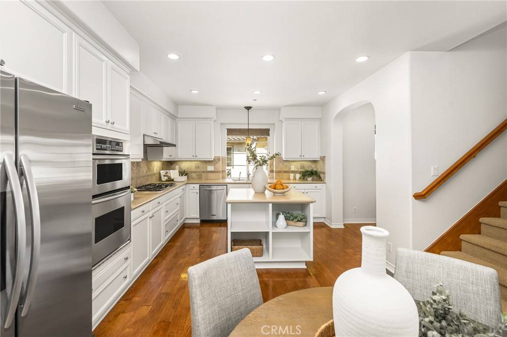 Huntington Beach, CA 92648,21359 Estepa Circle