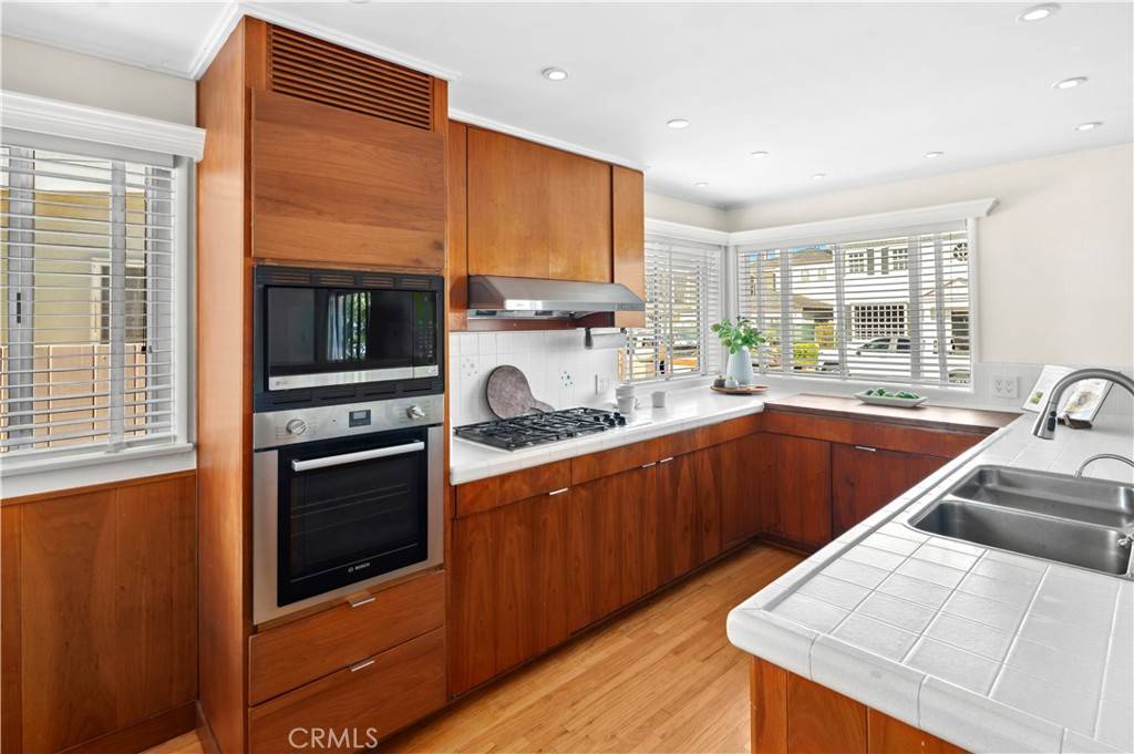 Corona Del Mar, CA 92625,310 Marigold AVE