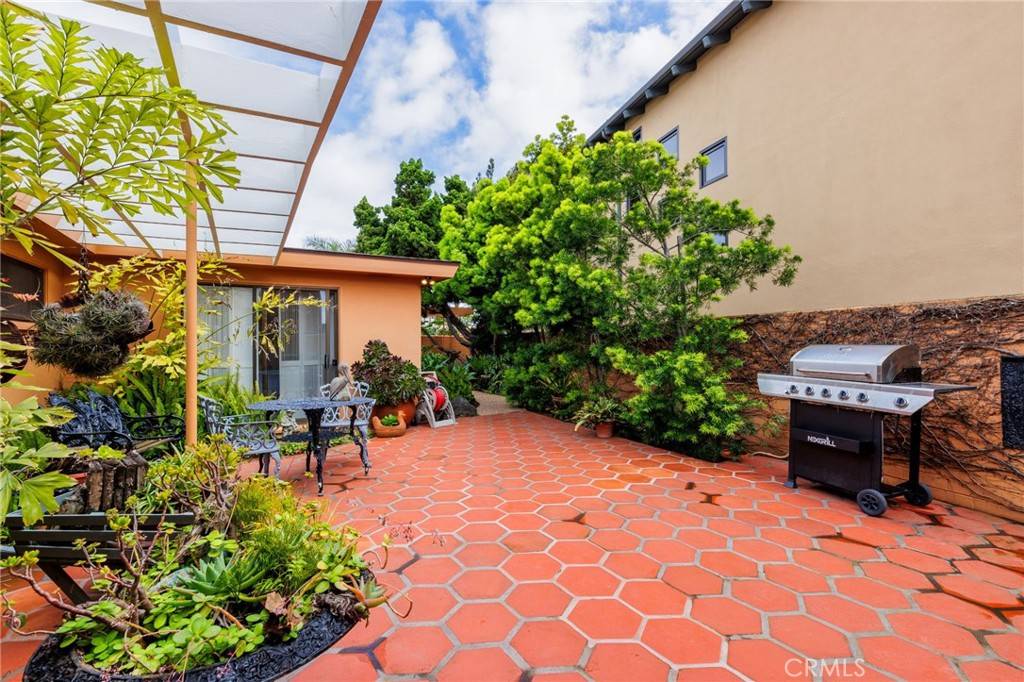 Newport Beach, CA 92663,52 Balboa