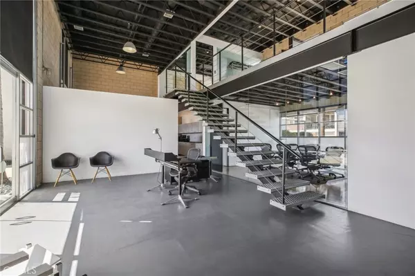 Newport Beach, CA 92663,411 30th ST