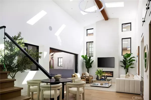 303 1/2 Goldenrod AVE, Corona Del Mar, CA 92625