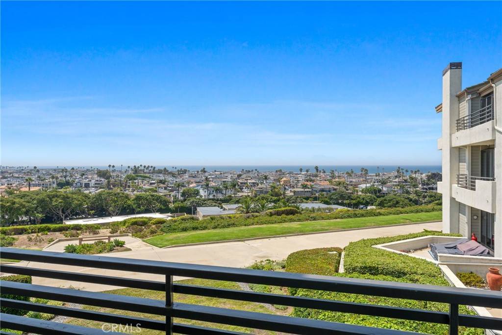 Newport Beach, CA 92663,230 Lille LN #214