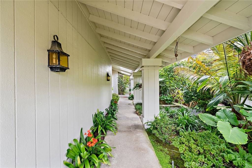 Corona Del Mar, CA 92625,18 Shoal DR