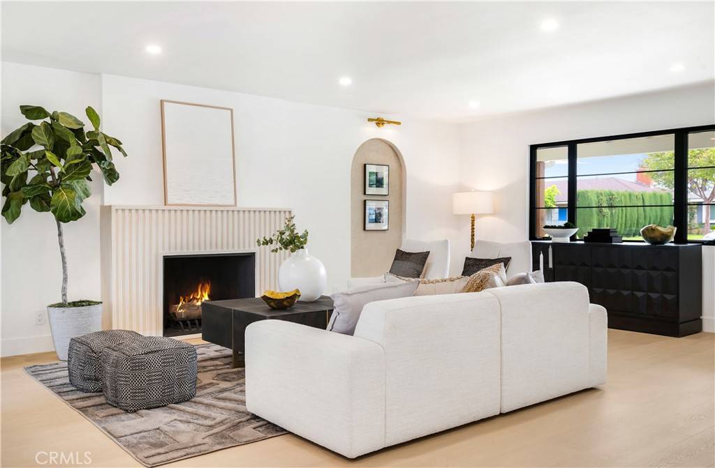 Tustin, CA 92780,14711 Mimosa LN