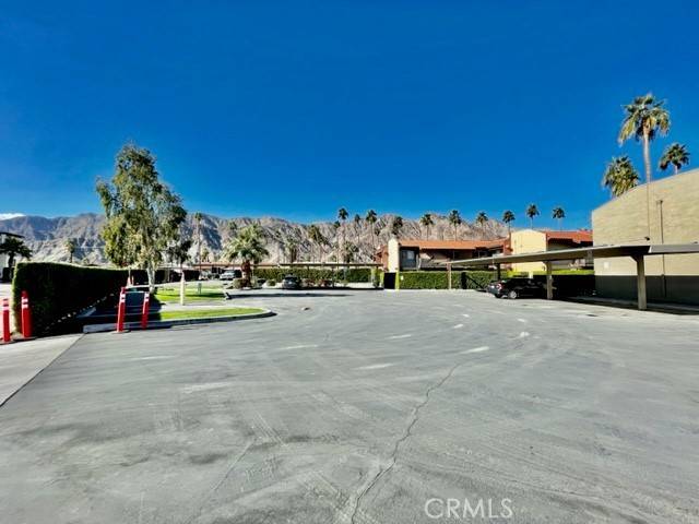 La Quinta, CA 92253,51080 Eisenhower #24