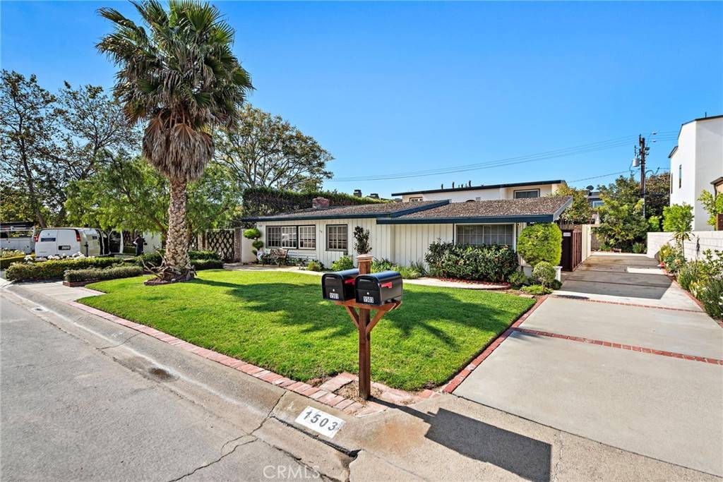 Newport Beach, CA 92663,1501 Cliff DR