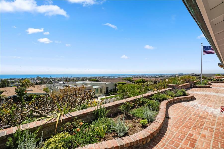2801 Pebble DR, Corona Del Mar, CA 92625