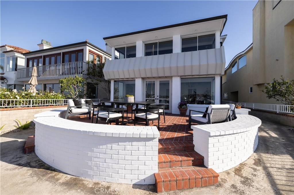 Newport Beach, CA 92661,1436 W Bay AVE
