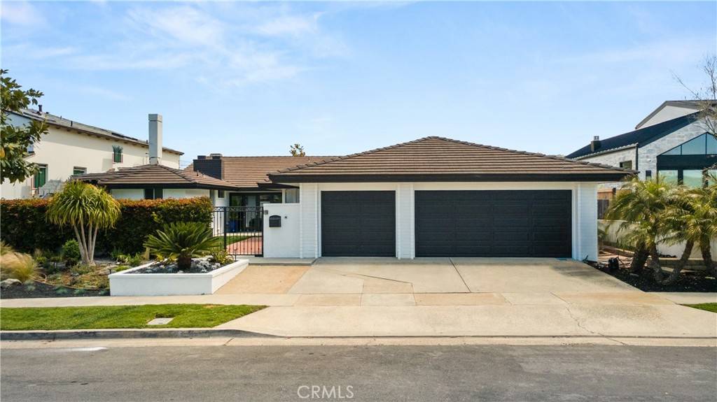 Corona Del Mar, CA 92625,1520 Sandcastle DR