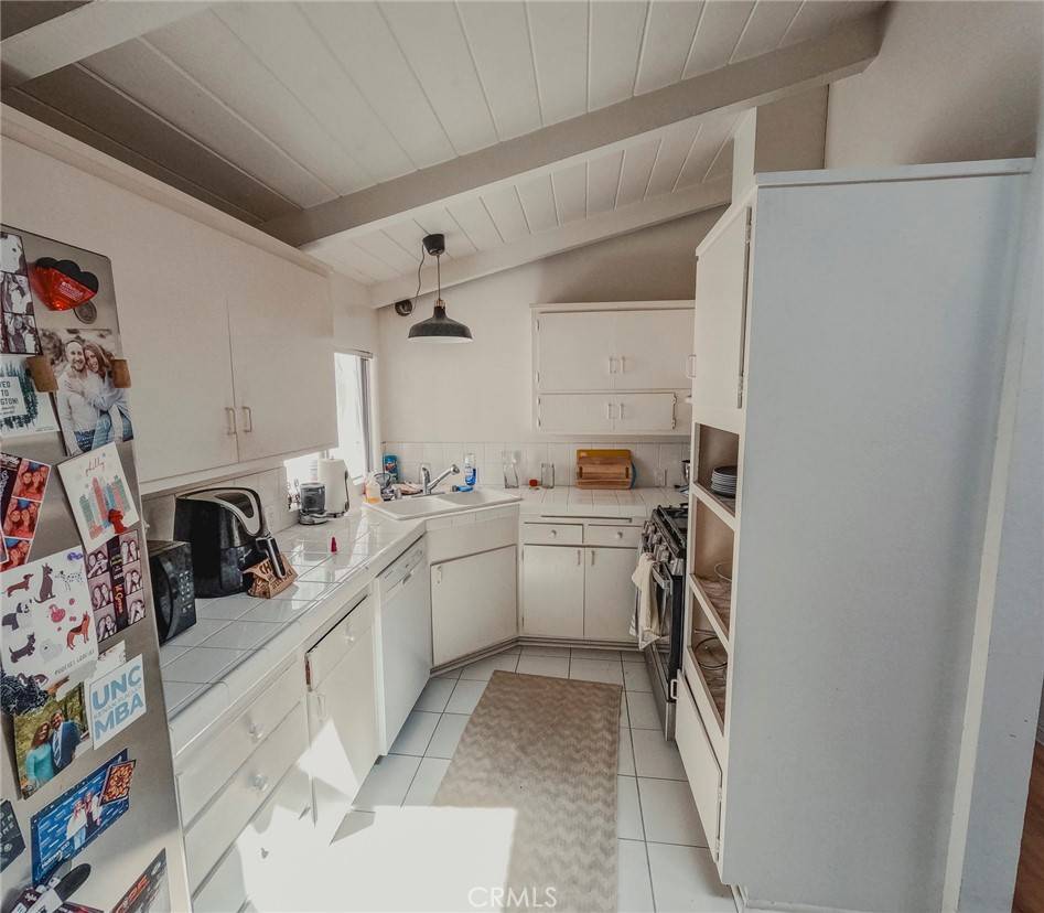 Corona Del Mar, CA 92625,516 Iris AVE