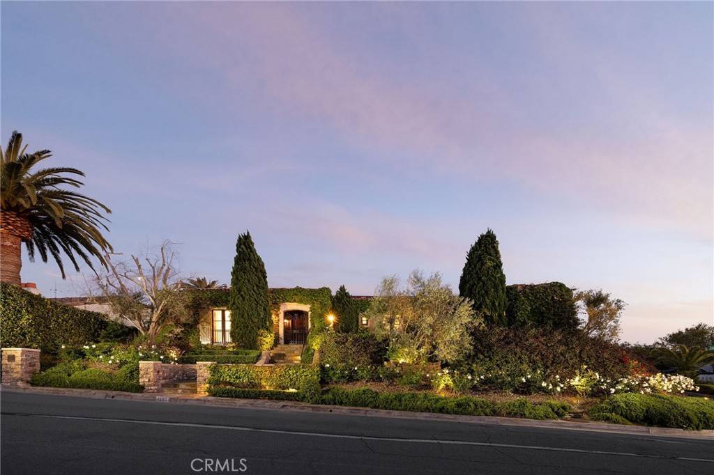 Laguna Beach, CA 92651,1302 Skyline DR