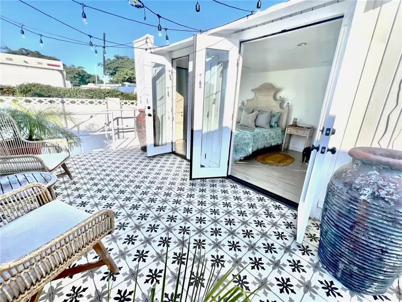 265 Mayflower, Newport Beach, CA 92660