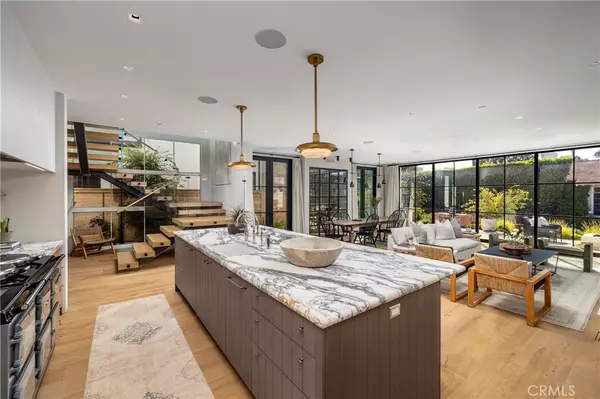 Newport Beach, CA 92663,207 Via Eboli