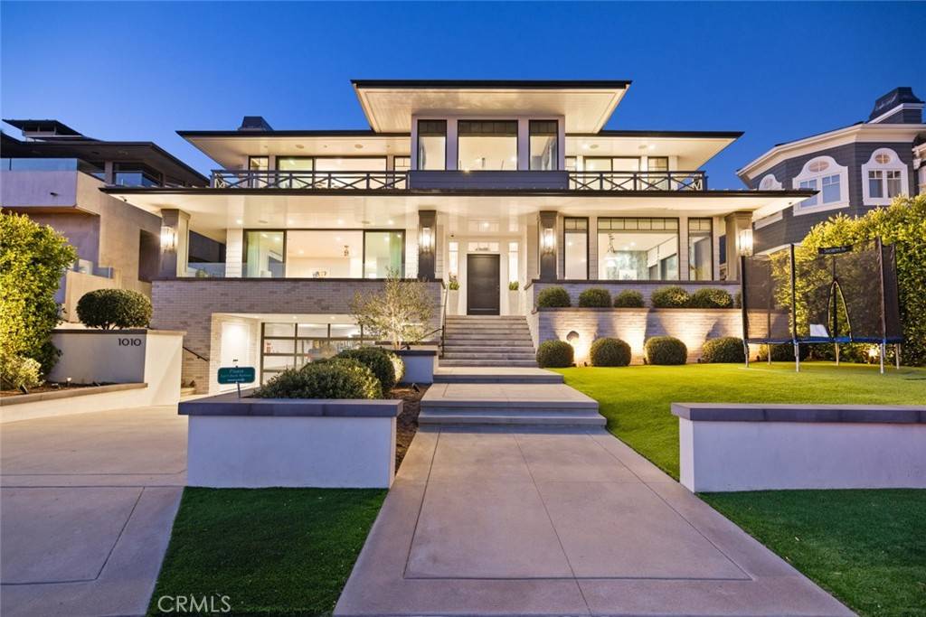 Newport Beach, CA 92663,1010 Kings RD