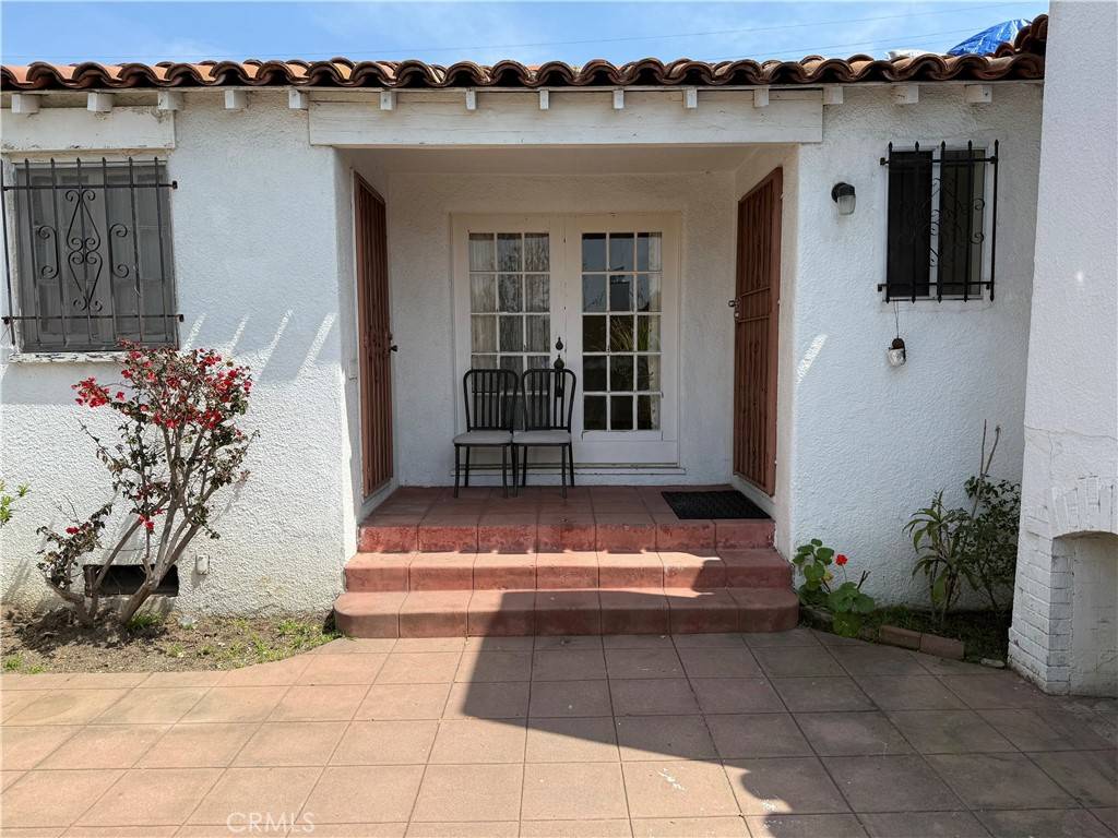 Los Angeles, CA 90036,920 S Spaulding AVE S