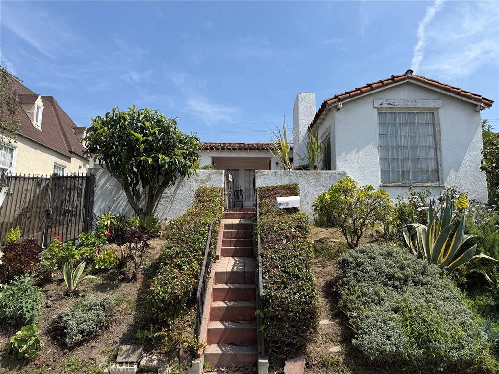 Los Angeles, CA 90036,920 S Spaulding AVE S