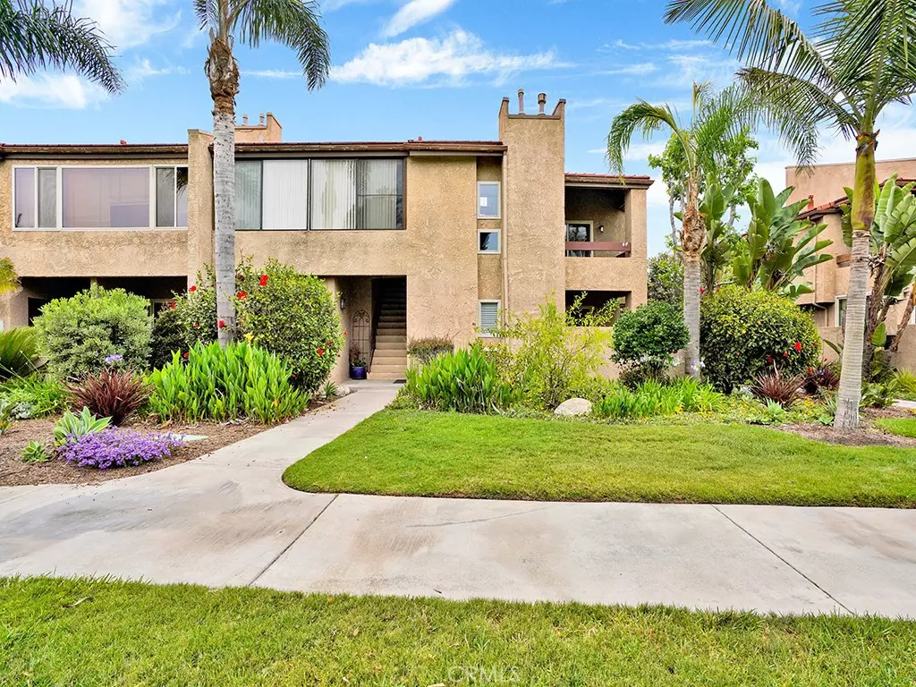 Huntington Beach, CA 92649,16879 Bluewater LN #25