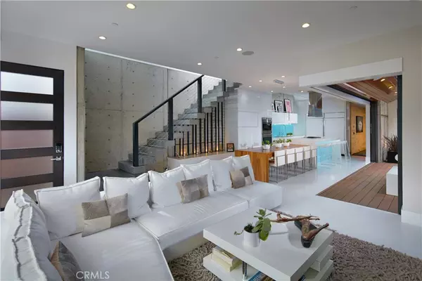 Corona Del Mar, CA 92625,604 Acacia AVE