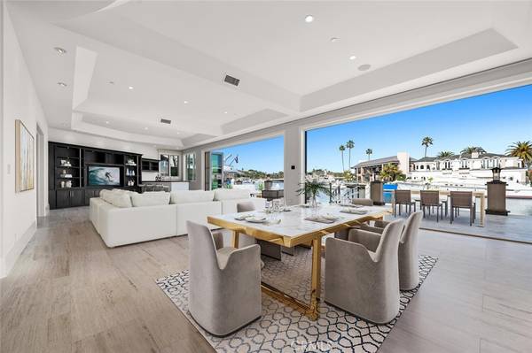 Newport Beach, CA 92660,45 Linda Isle