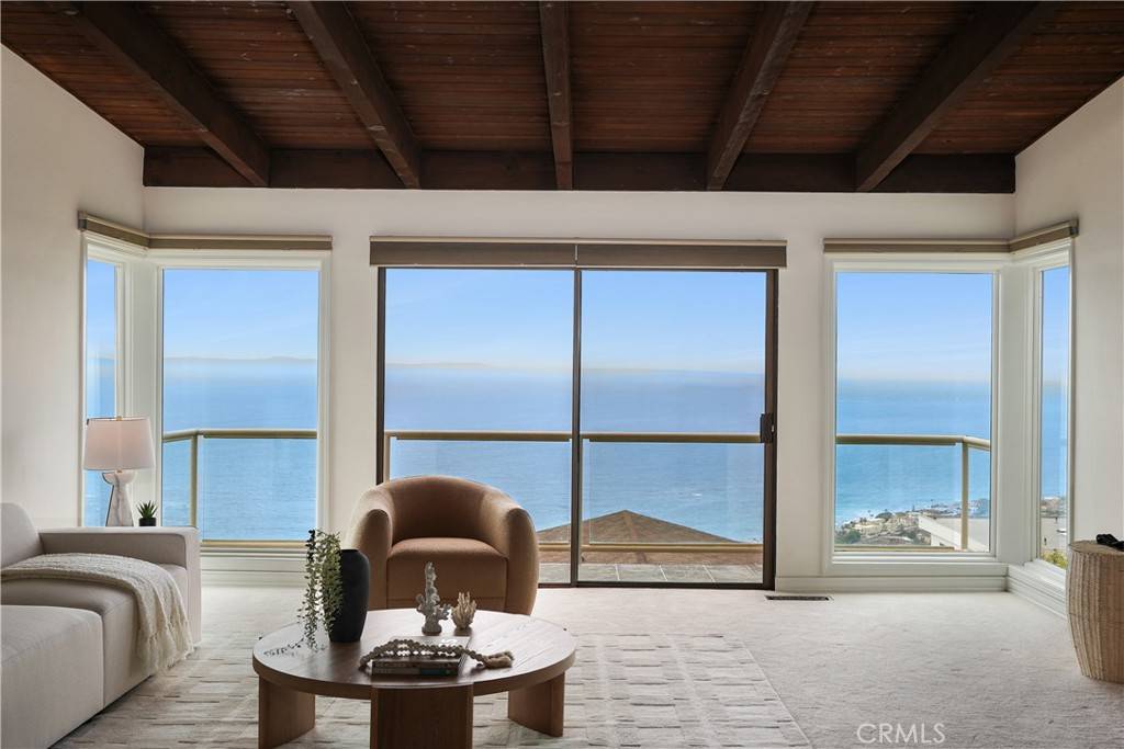 Laguna Beach, CA 92651,883 Katella ST