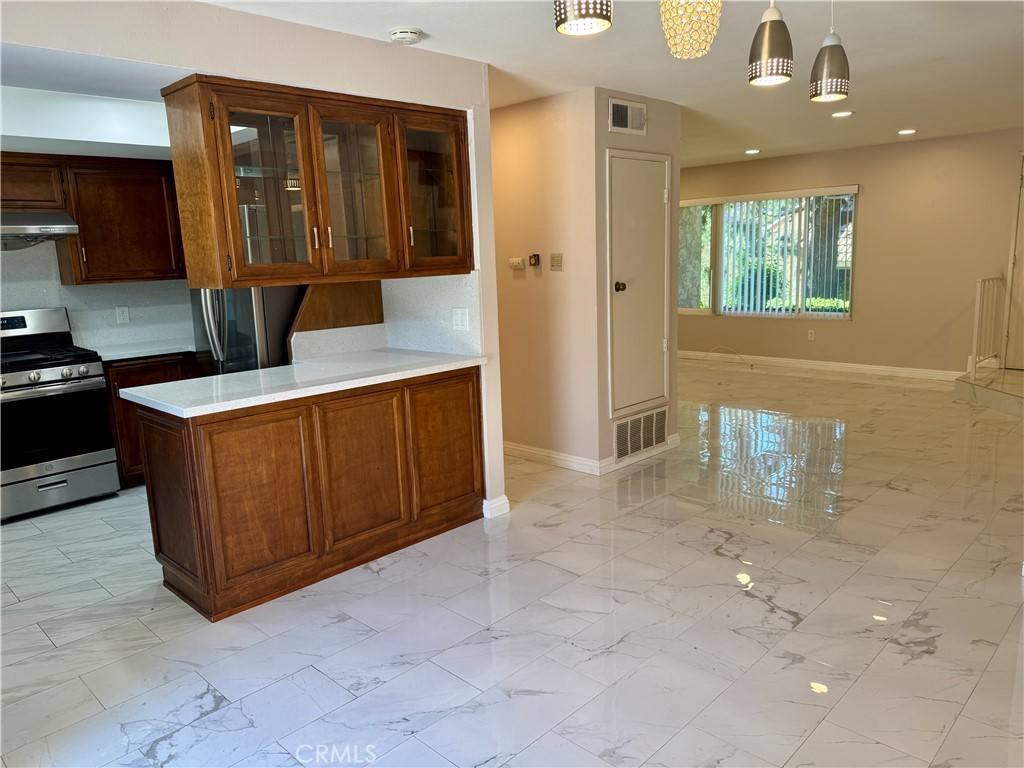 Huntington Beach, CA 92648,7627 Rapids DR