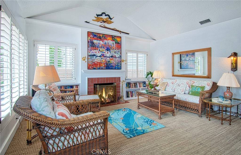 Newport Beach, CA 92662,209 Agate AVE