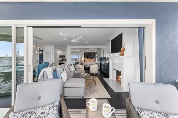 Newport Beach, CA 92661,215 E Edgewater AVE